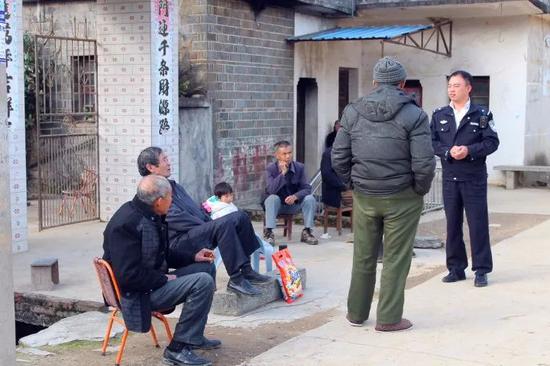 他把爱民情怀写进日记