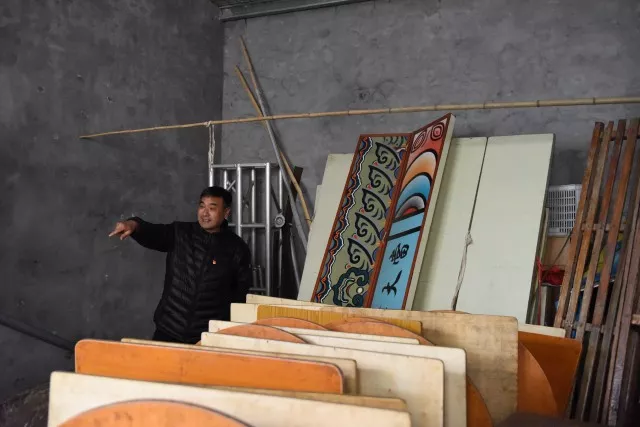 这个村奔驰宝马有的是 白事“抠的”每桌饭菜30元