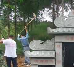 以墓穴形式为塑造依据